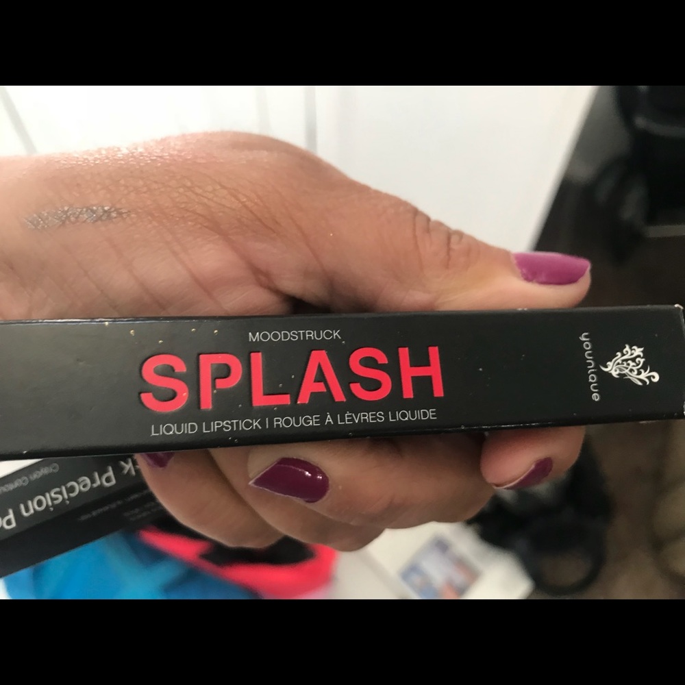 Younique Splash Liquid lipstick & lip liner